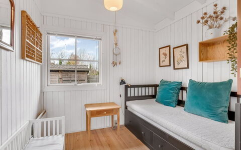 Anelle - 100M from the Sea: Interior Design, Flooring, Furniture, Floor, Wood, Wood Flooring, Ceiling, Bed, Bedroom, Room