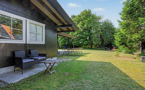 Anelle - 100M from the Sea: Grass, Shrub, House, Cottage, Home, Land Lot, Groundcover, Garden, Spring, Lawn