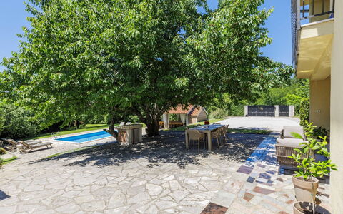 Elli: Shade, Garden, Outdoor Furniture, Landscaping, Yard, Flagstone, Backyard, Courtyard, Walkway, Eco Hotel