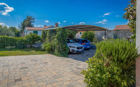 Adele: Apartment, Condominium, Swimming Pool, Dock, Marina, Resort, Hotel, Resort Town, Walkway