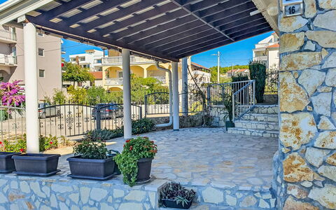 Sv. Filip i Jakov 148: Apartment, Condominium, Swimming Pool, Dock, Marina, Resort, Hotel, Resort Town, Walkway