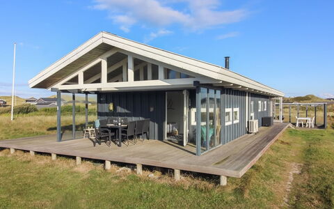 Kanutte - 250M from the Sea: Wood, Furniture, Apartment, Room, Ceiling, Wood Stain, Chair, Hardwood, Varnish, Lumber