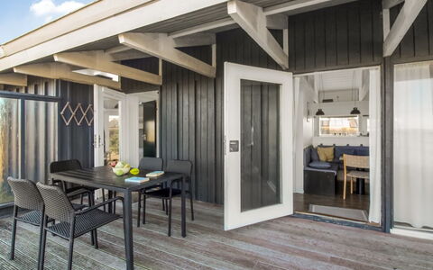 Kanutte - 250M from the Sea: Wood, Furniture, Apartment, Room, Ceiling, Wood Stain, Chair, Hardwood, Varnish, Lumber