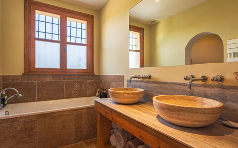 Villa Resedas: Bathroom, Plumbing Fixture, Flooring, Wall, Interior Design, Bathroom Sink, Floor, Wood, Sink, Tap