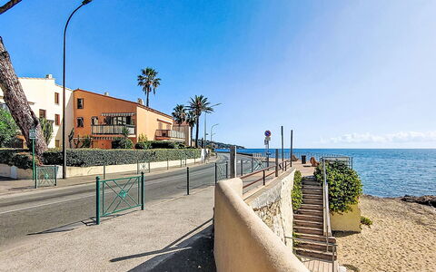 Villa Botrel: Summer, Coast, Sea, Coastal And Oceanic Landforms, Ocean, Shore, Shade, Beach, Resort