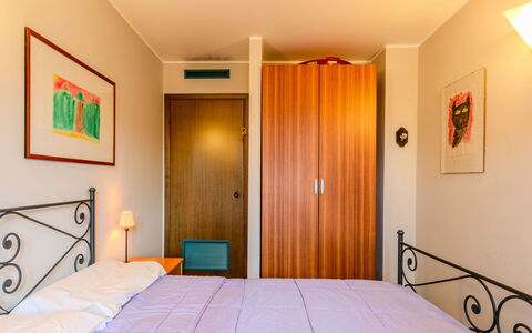 Morandini 261: Bed, Bedroom, Interior Design, Bed Sheet, Furniture, Bedding, Wood, Flooring, Floor, Room