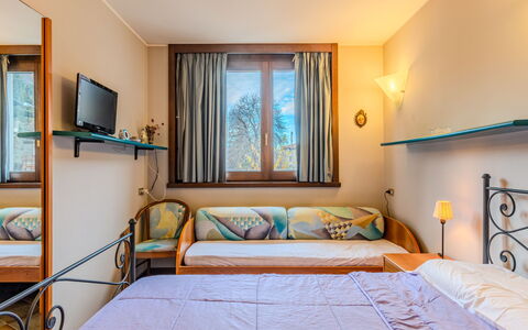 Morandini 261: Interior Design, Furniture, Ceiling, Home, Bed, Bedroom, Apartment, Bed Frame, Bedding, Bed Sheet
