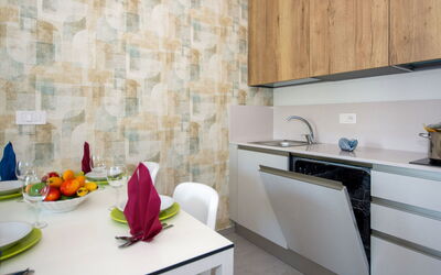 Accommodation:&nbsp;One Life Suites 185.4