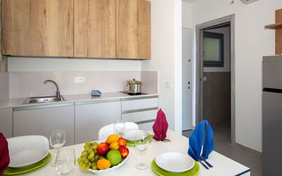 Accommodation:&nbsp;One Life Suites 185.2