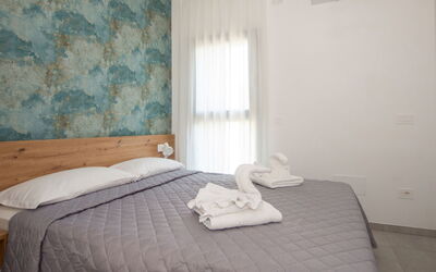 Accommodation:&nbsp;One Life Suites 185.2