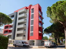 Accommodation:&nbsp;One Life Suites 185.3