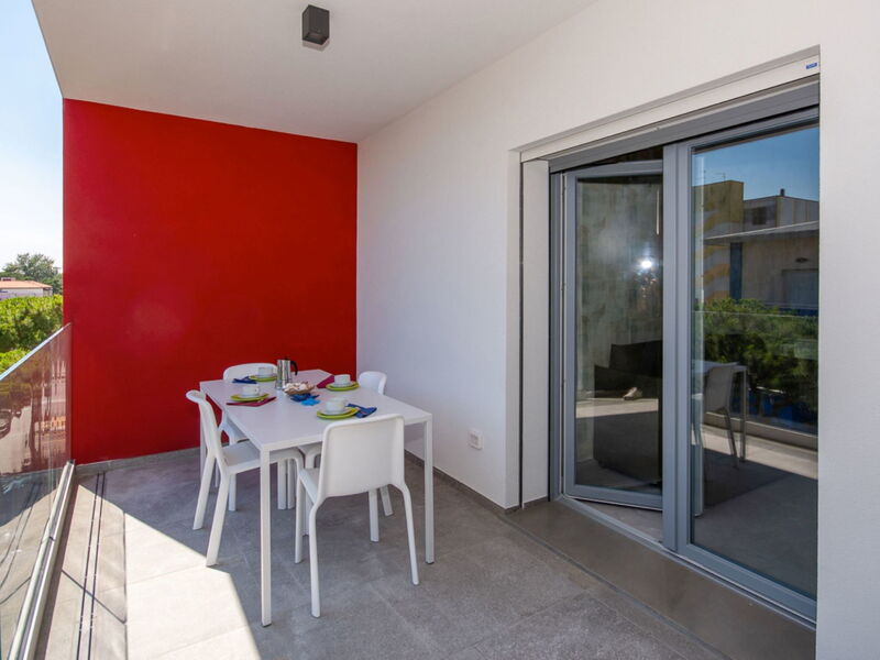 Accommodation:&nbsp;One Life Suites 185.4