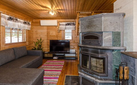 Nurmirinne: Wood, Ceiling, Cottage, Log Cabin, Living Room, Hardwood, Wood Stain, Couch, Lumber