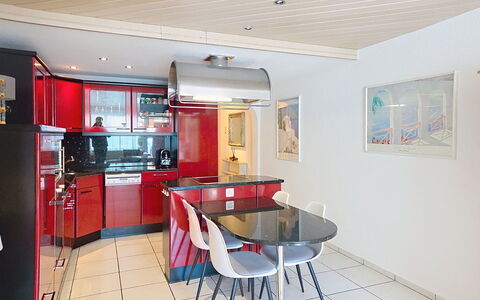 Center Communal D1: Furniture, Interior Design, Flooring, Floor, Ceiling, Kitchen, Lighting, Room, Chair, Apartment