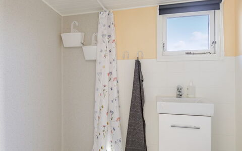 Martti - 200M from the Sea: Wall, Flooring, Interior Design, Floor, Plumbing Fixture, Bathroom, Room, Plumbing, Lighting, Ceiling