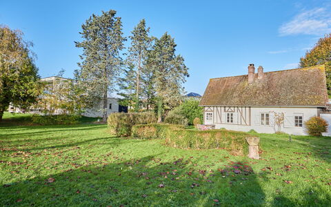 La Ferme: Grass, Tree, House, Shrub, Home, Cottage, Rural Area, Plain, Land Lot