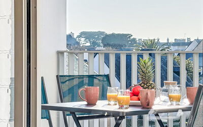 Accommodation:&nbsp;Ar Marine 244.2