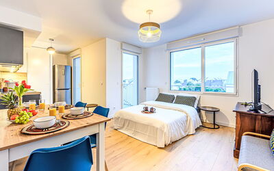 Accommodation:&nbsp;Ar Marine 244.1