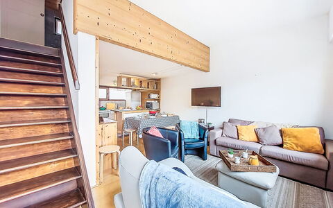 La Combe des Ours: Interior Design, Wood, Furniture, Flooring, Floor, Ceiling, Room, Apartment, Couch, Living Room