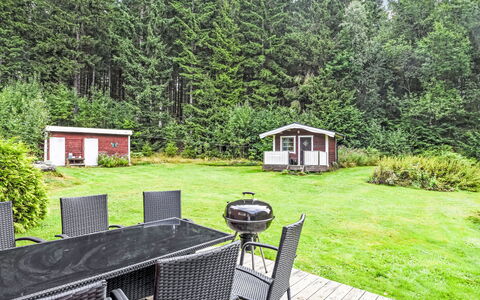 Liane Dalen: Shrub, Cottage, House, Home, Land Lot, Garden, Groundcover, Landscaping, Lawn, Estate