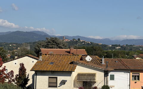 Villa al Glicine: Sky, Mountainous Landforms, Roof, Mountain, Hill, Residential Area, House, Town, Rural Area, Home