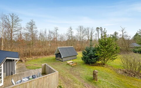 Leandra - 11Km from the Sea: Cottage, Backyard, Yard, Garden Buildings, Shed, Siding, Outdoor Furniture, Log Cabin, Outdoor Structure, Shack