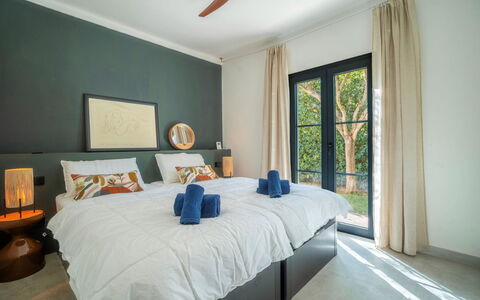 Can Popi: Furniture, Interior Design, Bedroom, Bed, Ceiling, Bedding, Bed Sheet, Room, Home, Floor