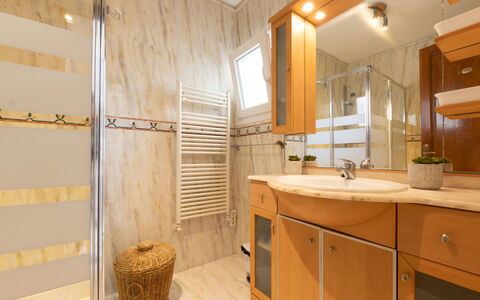 Vita: Plumbing Fixture, Interior Design, Flooring, Bathroom Sink, Wood, Countertop, Floor, Sink, Bathroom Cabinet, Bathroom