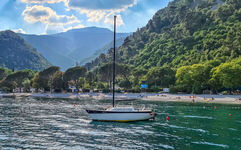 Marmonte: Water, Body Of Water, Boat, Watercraft, Coastal And Oceanic Landforms, Watercourse, Coast, Waterway, Boats And Boating--Equipment And Supplies, Sea