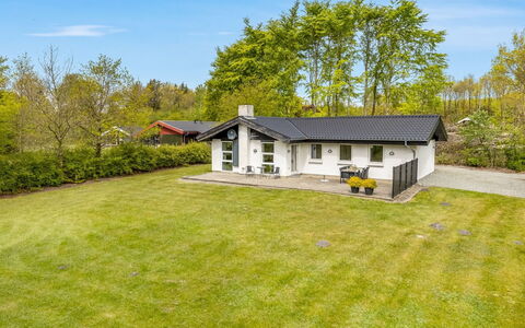 Gildo - 30Km from the Sea: Cottage, Backyard, Yard, Garden Buildings, Shed, Siding, Outdoor Furniture, Log Cabin, Outdoor Structure, Shack