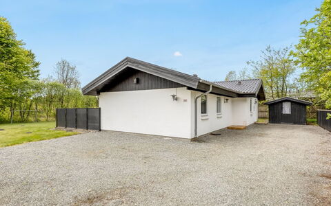 Gildo - 30Km from the Sea: Cottage, Backyard, Yard, Garden Buildings, Shed, Siding, Outdoor Furniture, Log Cabin, Outdoor Structure, Shack