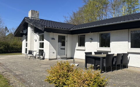 Gildo - 30Km from the Sea: Cottage, Backyard, Yard, Garden Buildings, Shed, Siding, Outdoor Furniture, Log Cabin, Outdoor Structure, Shack