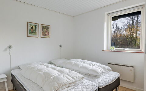 Gildo - 30Km from the Sea: Bedroom, Bed, Wood, Bed Sheet, Bedding, Interior Design, Floor, Ceiling, Bed Frame, Home