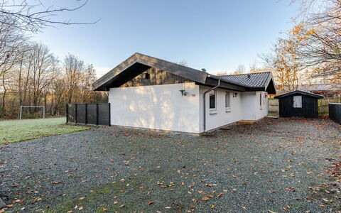 Gildo - 30Km from the Sea: Roof, House, Architecture, Home, Cottage, Winter, Freezing, Slope, Siding, Snow
