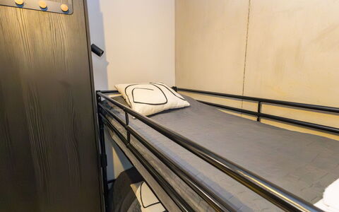 Golfstar 3: Floor, Flooring, Hardwood, Bed Frame, Bed, Bedroom, Hostel, Wood Flooring, Wood Stain