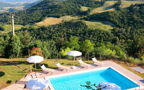 Villa Altavista: Mountainous Landforms, Hill, Swimming Pool, Mountain, Highland, Outdoor Furniture, Hill Station, Resort, Mountain Range, Eco Hotel