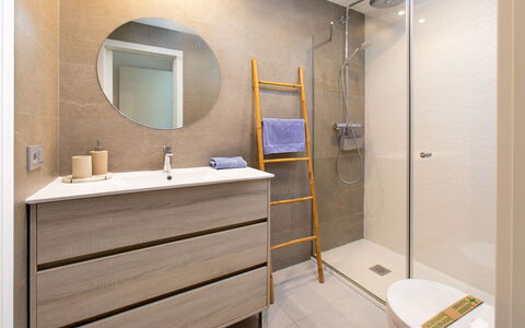 Nerja View Free Sauna and Spa: Flooring, Floor, Interior Design, Wood, Bathroom Cabinet, Plumbing Fixture, Cabinetry, Toilet, Bathroom, Furniture