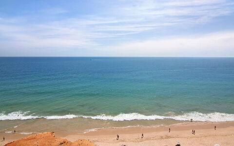 Jade-Sunny Way: Blue, Beach, Water, Water Resources, Body Of Water, Daytime, Horizon, Natural Environment, Coast, Sea