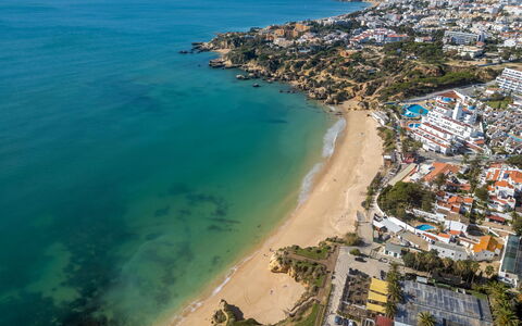Viva One - Vip Properties: Coast, Body Of Water, Water, Beach, Natural Environment, Coastal And Oceanic Landforms, Summer, Sea, Shore, Horizon