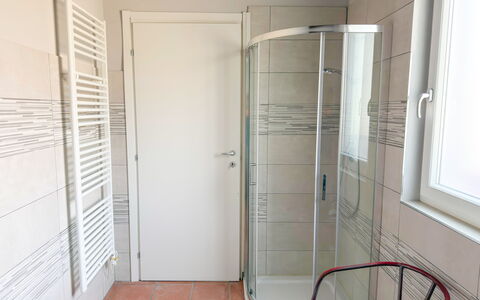 Alma Montis - Frabosa Sottana: Flooring, Floor, Interior Design, Plumbing Fixture, Room, Bathroom, Door, Plumbing, Tile, Shower Door