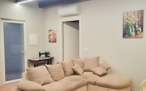 Alma Montis - Frabosa Sottana: Interior Design, Flooring, Wood, Furniture, Floor, Ceiling, Lighting, Room, Living Room, Apartment