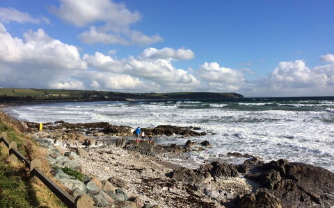 The Stables Holiday Cottage No 9: Water, Body Of Water, Coast, Natural Environment, Rock, Coastal And Oceanic Landforms, Cloud, Shore, Sea, Horizon