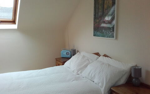 The Stables Holiday Cottage No 9: Furniture, Bedroom, Bed, Wood, Bed Sheet, Bedding, Interior Design, Floor, Linens, Flooring