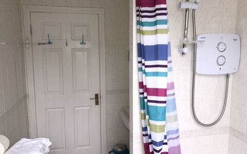 The Stables Holiday Cottage No 9: Bathroom, Shower Curtain, Floor, Interior Design, Plumbing Fixture, Toilet, Flooring, Toilet Seat, Room, Linens