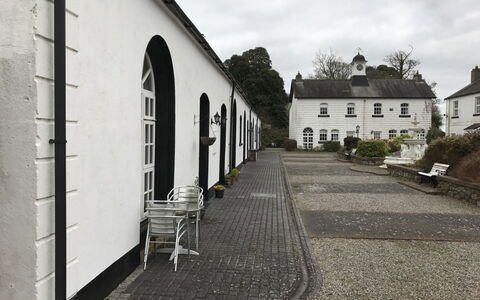 The Stables Holiday Cottage No 9: Shrub, Driveway, Estate, Yard, Landscaping, Walkway, Hacienda, Cobblestone, Courtyard