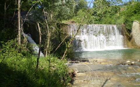 Villa Vindelbono: Water Resources, Water, Waterfall, Body Of Water, Nature, Watercourse, Natural Environment, Natural Landscape, Vegetation, Stream