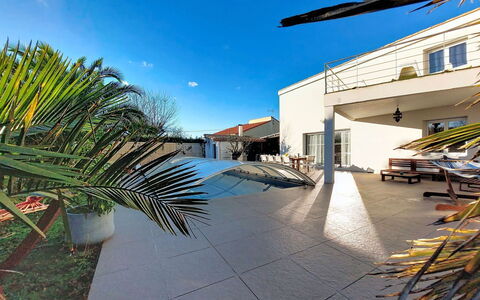 Les Roselières: Wood, Sea, Ocean, Coastal And Oceanic Landforms, Coast, Shore, Resort, Balcony, Hardwood, Shade