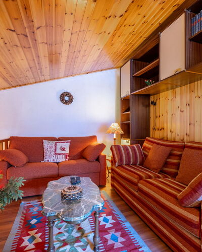 Gag Derby Apartment