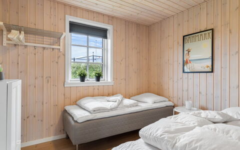 Rixa - 350M from the Sea: Wood, Bedroom, Bed, Floor, Bedding, Bed Sheet, Bed Frame, Hardwood, Ceiling, Plank