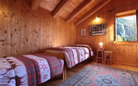 Chalet Genzianella: Wood, Home, House, Cottage, Bedroom, Hardwood, Wood Stain, Log Cabin, Bed, Bed Sheet